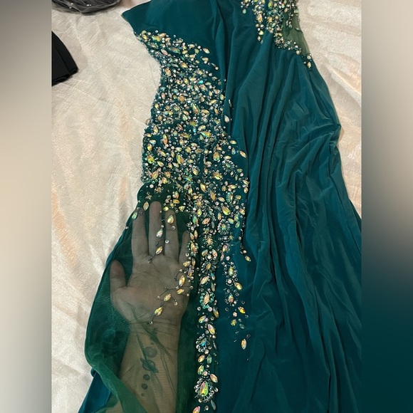 JOOY Couture Green Satin Gown with Beaded Detai - Picture 9 of 16